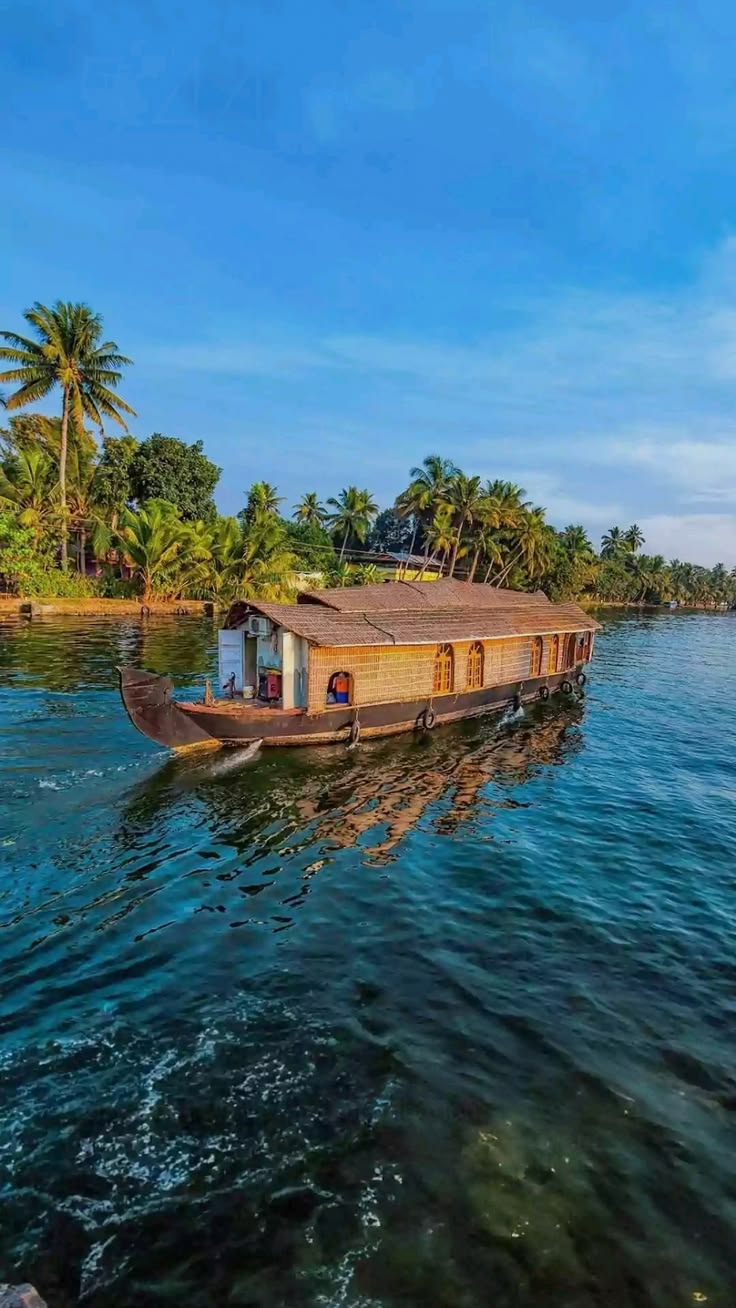 serene kerala backwaters houseboat experience 🛶✨
